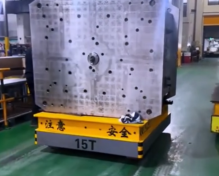 江苏某模具公司使用15吨电动无轨平车