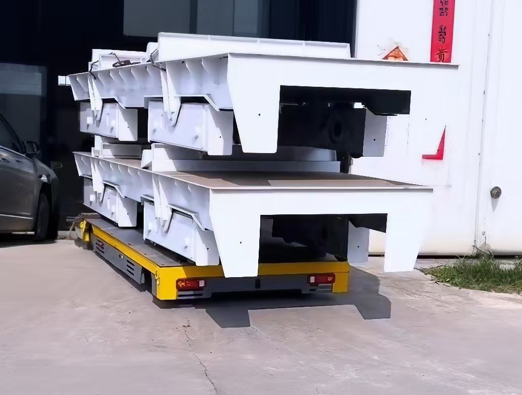 廣東某公司使用10噸超低臺面地平車轉運工件客戶現(xiàn)場