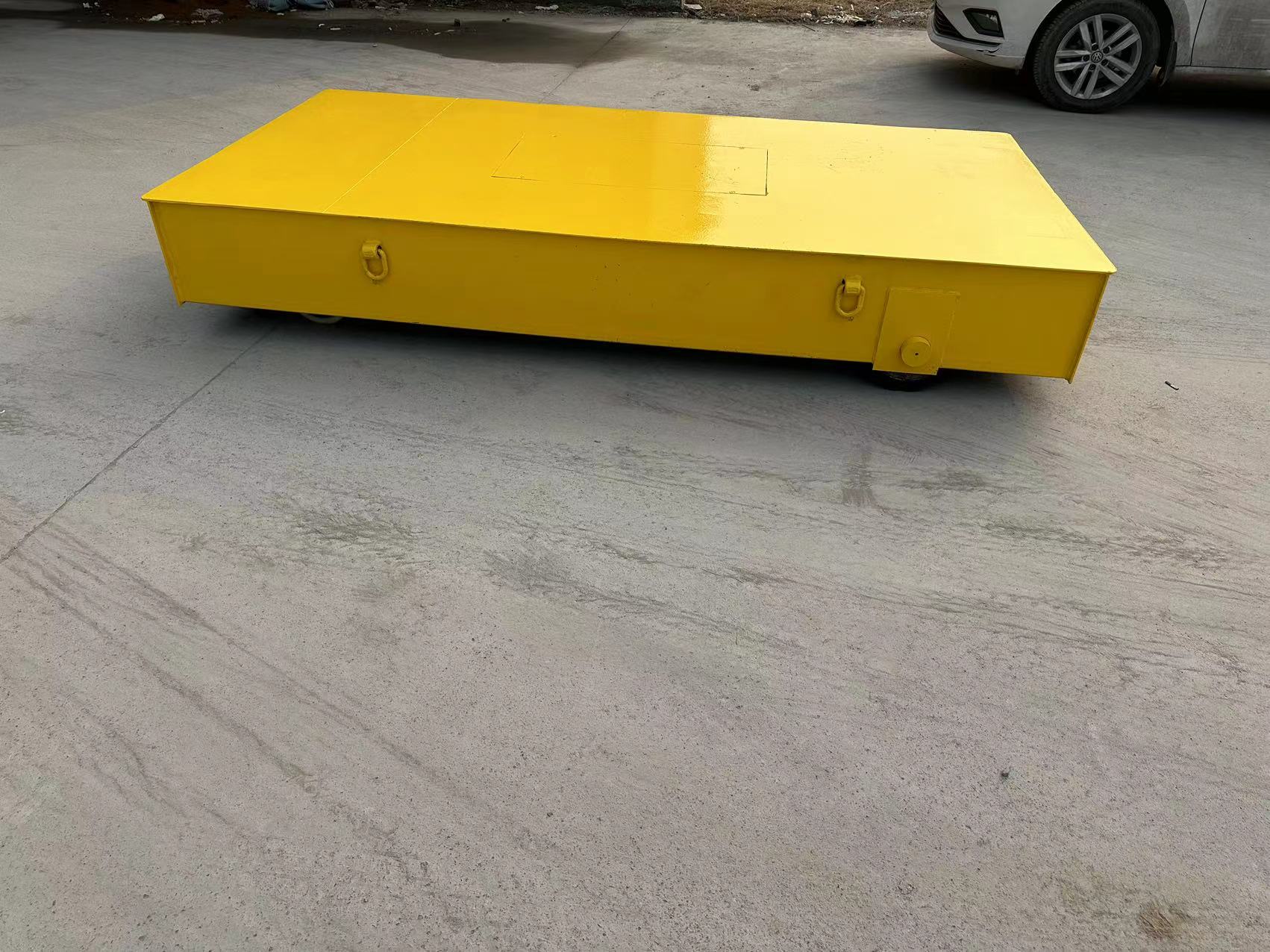 原地旋转电动无轨平车