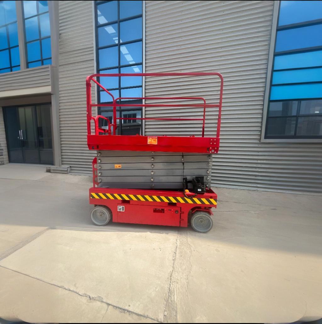 手柄操作电动登高车
