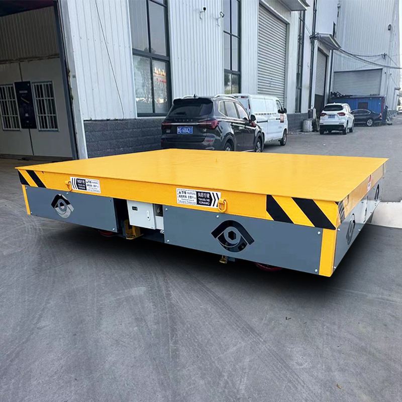 高脚设计电动无轨车